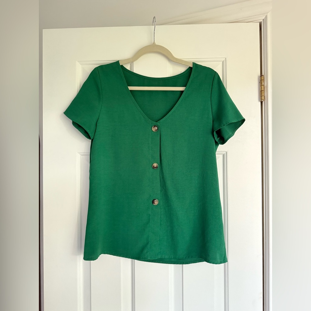Elegant Green Button-Down V-Neck Top